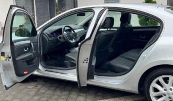 RENAULT   Laguna     140 KM    Manualna    FWD (przód)    Szary full