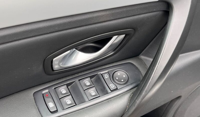 RENAULT   Laguna     140 KM    Manualna    FWD (przód)    Szary full