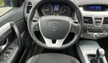 RENAULT   Laguna     140 KM    Manualna    FWD (przód)    Szary full