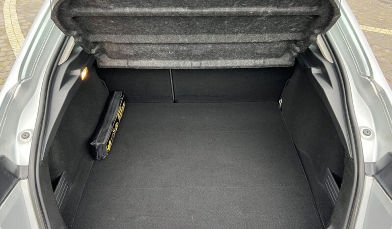 RENAULT   Laguna     140 KM    Manualna    FWD (przód)    Szary full