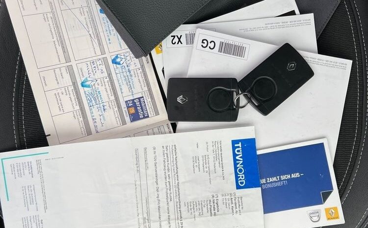 RENAULT   Laguna     140 KM    Manualna    FWD (przód)    Szary full