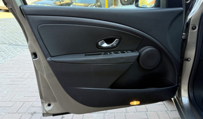 RENAULT Megane  | FWD (przód) | Manualna | 100 KM | Złoty full