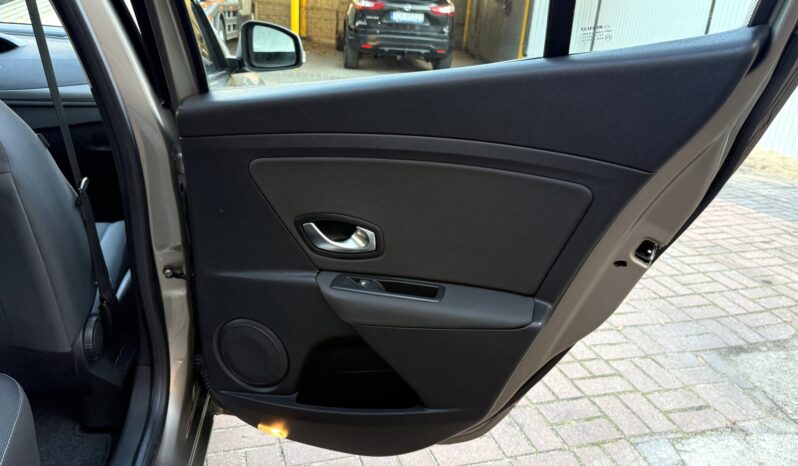 RENAULT Megane  | FWD (przód) | Manualna | 100 KM | Złoty full