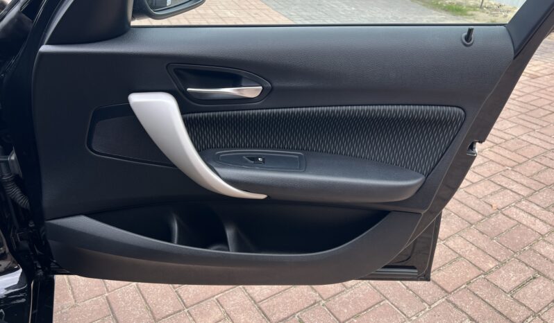 BMW Seria 1  | RWD (tył) | Manualna | 136 KM | Czarny full