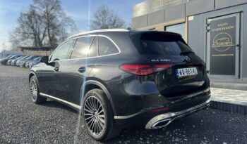 MERCEDES-BENZ GLC  | 4×4 (doł. automatycznie) | Automatyczna | 194 KM | Czarny full