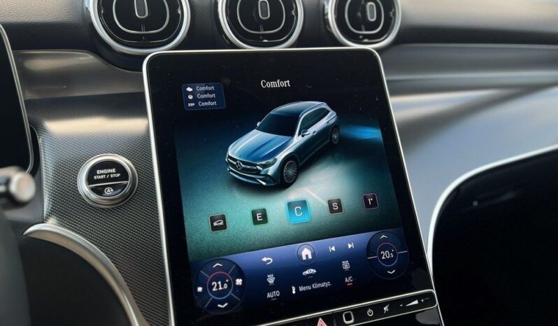 MERCEDES-BENZ GLC  | 4×4 (doł. automatycznie) | Automatyczna | 204 KM | Czarny full