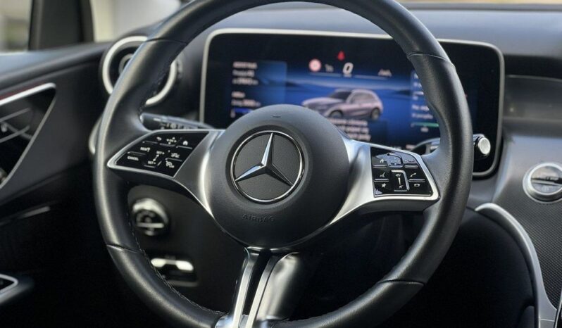 MERCEDES-BENZ GLC  | 4×4 (doł. automatycznie) | Automatyczna | 194 KM | Czarny full