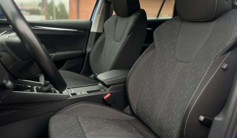 SKODA Octavia  | FWD (przód) | Manualna | 150 KM | Niebieski full