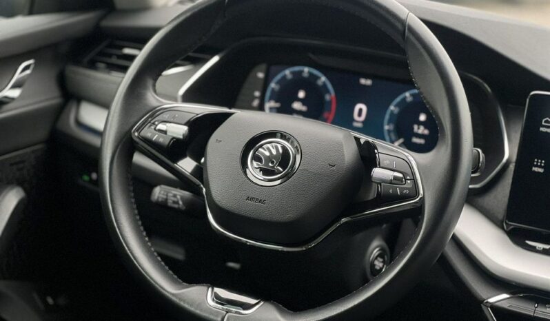 SKODA Octavia  | FWD (przód) | Manualna | 150 KM | Niebieski full