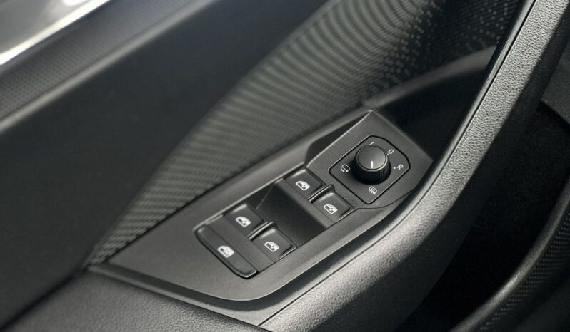 SKODA Octavia  | FWD (przód) | Manualna | 150 KM | Niebieski full