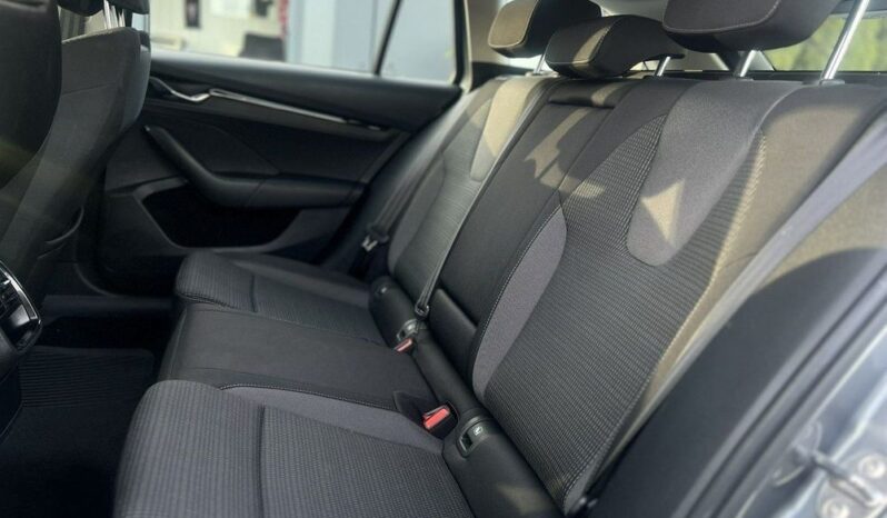 SKODA Octavia  | FWD (przód) | Manualna | 115 KM | Szary full