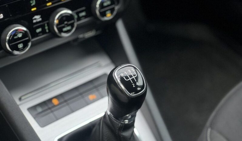 SKODA Octavia  | FWD (przód) | Manualna | 115 KM | Szary full