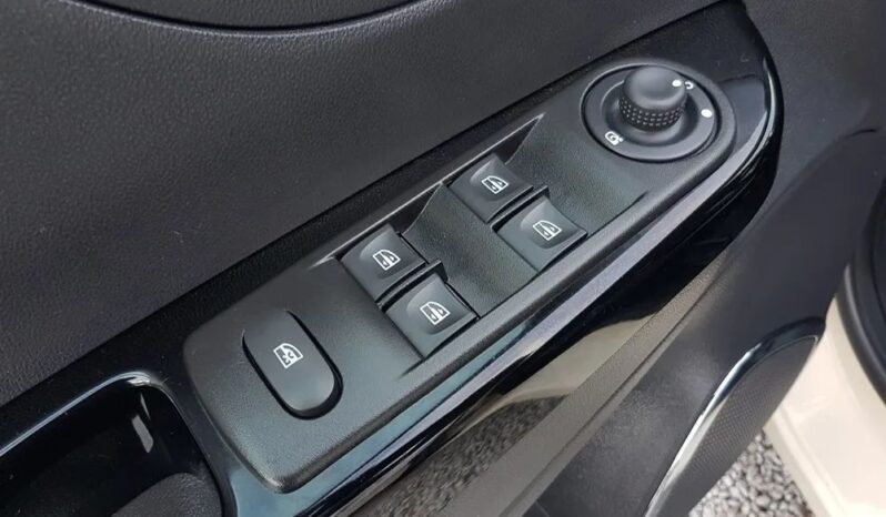 RENAULT Captur  | FWD (przód) | Automatyczna | 118 KM | Beżowy full