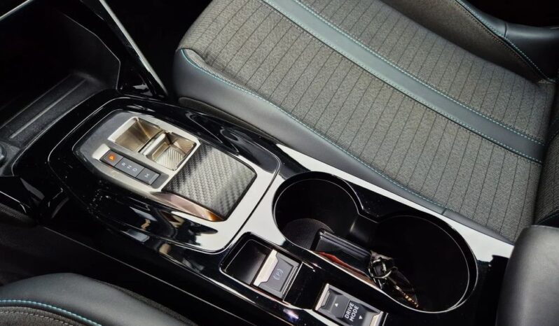 PEUGEOT 2008  | FWD (przód) | Automatyczna | 130 KM | Szary full