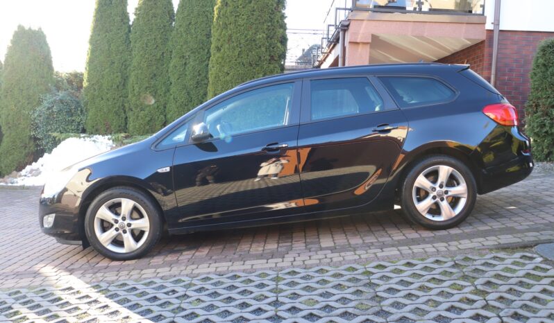 OPEL Astra | 2011 | 110 KM | 1686cm3 | Brązowy full