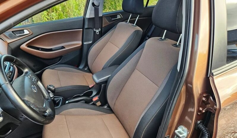 HYUNDAI i20  | FWD (przód) | Manualna | 100 KM | Brązowy full