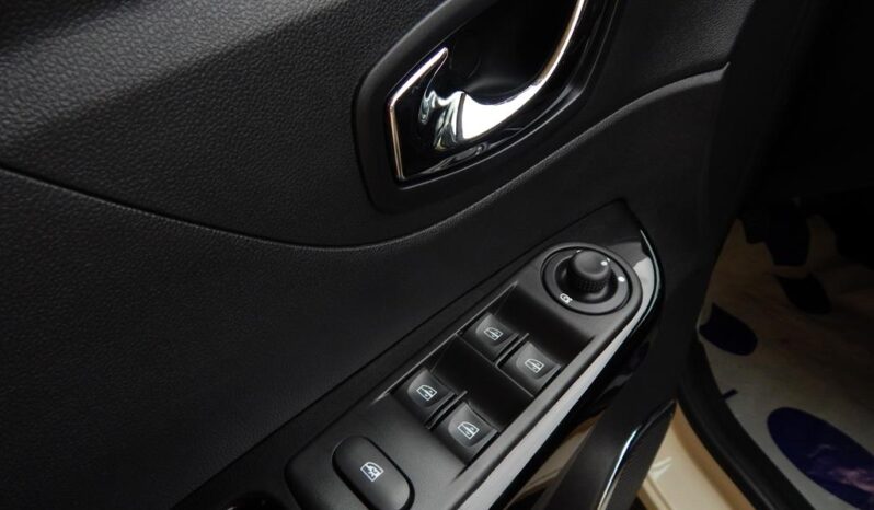 RENAULT Captur  | FWD (przód) | Manualna | 90 KM | Inny kolor full