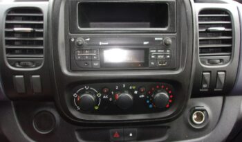 OPEL Vivaro | FWD (przód) | Manualna | 115 KM | Srebrny full