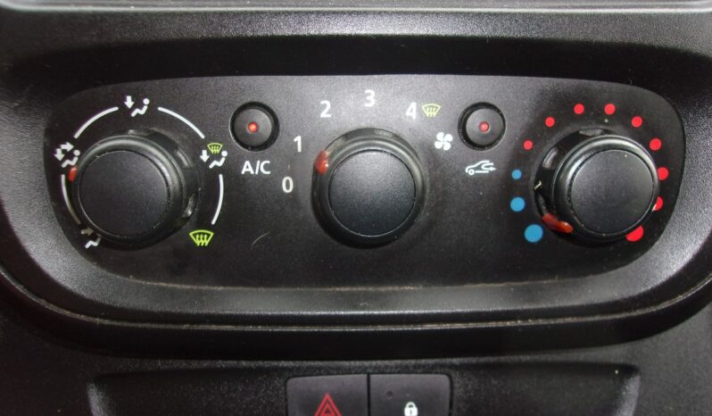 OPEL Vivaro | FWD (przód) | Manualna | 115 KM | Srebrny full