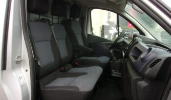 OPEL Vivaro | FWD (przód) | Manualna | 115 KM | Srebrny full