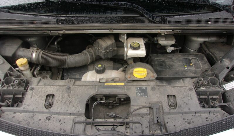 OPEL Vivaro | FWD (przód) | Manualna | 115 KM | Srebrny full