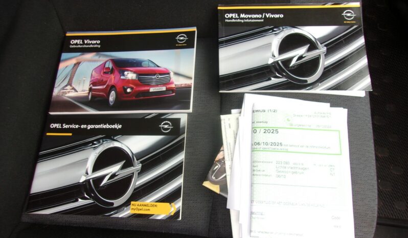 OPEL Vivaro | FWD (przód) | Manualna | 115 KM | Srebrny full