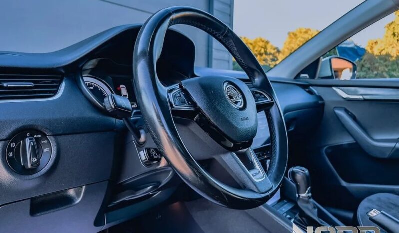 SKODA Octavia  | 4×4 (stały) | Automatyczna | 150 KM | Szary full