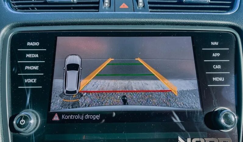 SKODA Octavia  | 4×4 (stały) | Automatyczna | 150 KM | Szary full