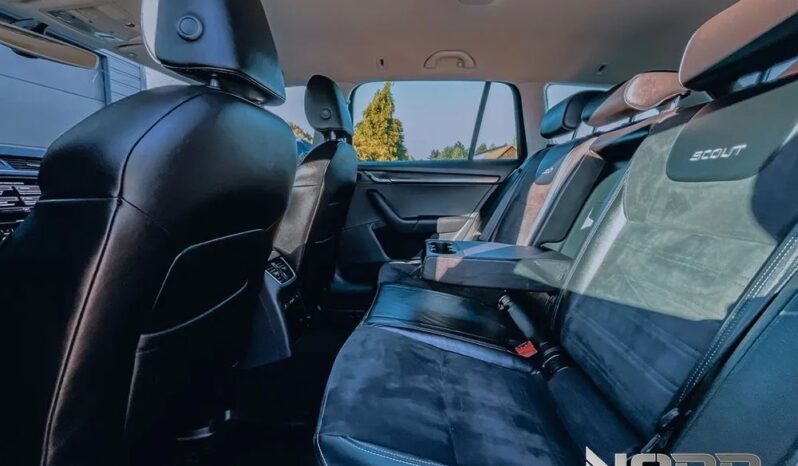 SKODA Octavia  | 4×4 (stały) | Automatyczna | 150 KM | Szary full