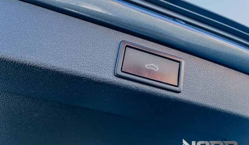 SKODA Octavia  | 4×4 (stały) | Automatyczna | 150 KM | Szary full