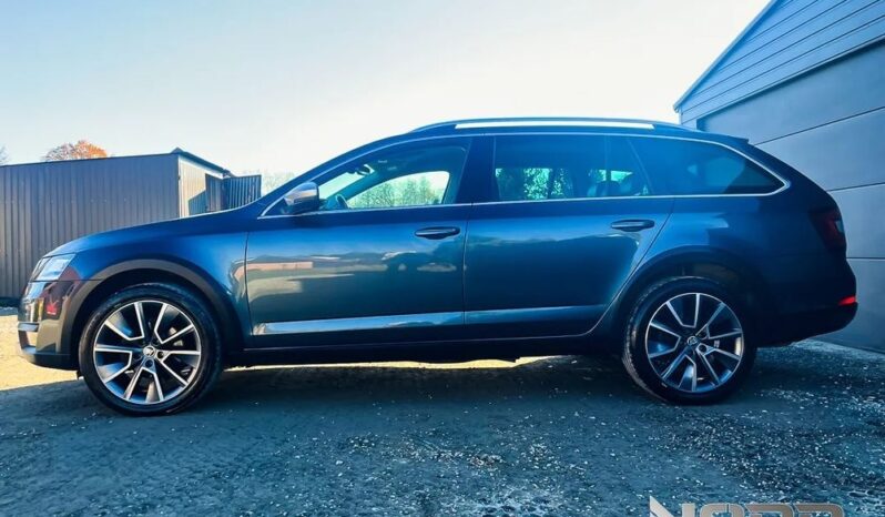 SKODA Octavia  | 4×4 (stały) | Automatyczna | 150 KM | Szary full