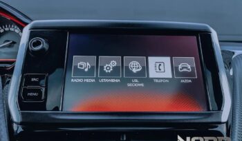 PEUGEOT 2008  | FWD (przód) | Automatyczna | 110 KM | Srebrny full