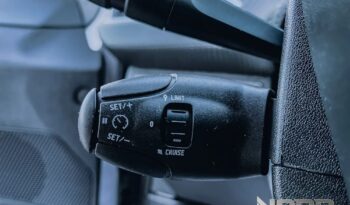 PEUGEOT 2008  | FWD (przód) | Automatyczna | 110 KM | Srebrny full