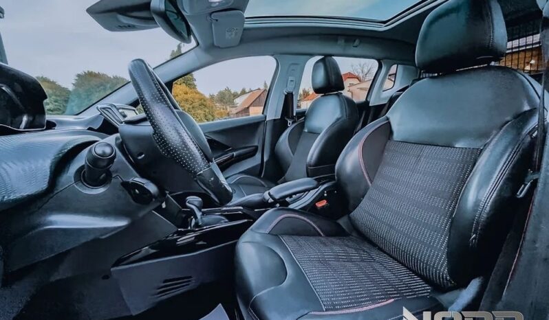 PEUGEOT 2008  | FWD (przód) | Automatyczna | 110 KM | Srebrny full