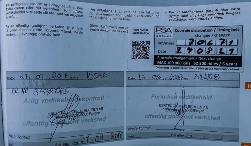 PEUGEOT 2008  | FWD (przód) | Automatyczna | 110 KM | Srebrny full