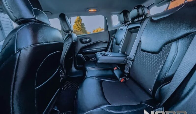 JEEP Compass  | 4×4 (stały) | Automatyczna | 140 KM | Czarny full