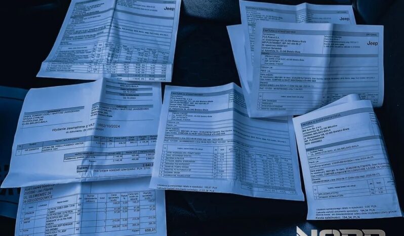 JEEP Compass  | 4×4 (stały) | Automatyczna | 140 KM | Czarny full