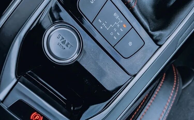 PEUGEOT 308  | FWD (przód) | Automatyczna | 120 KM | Niebieski full