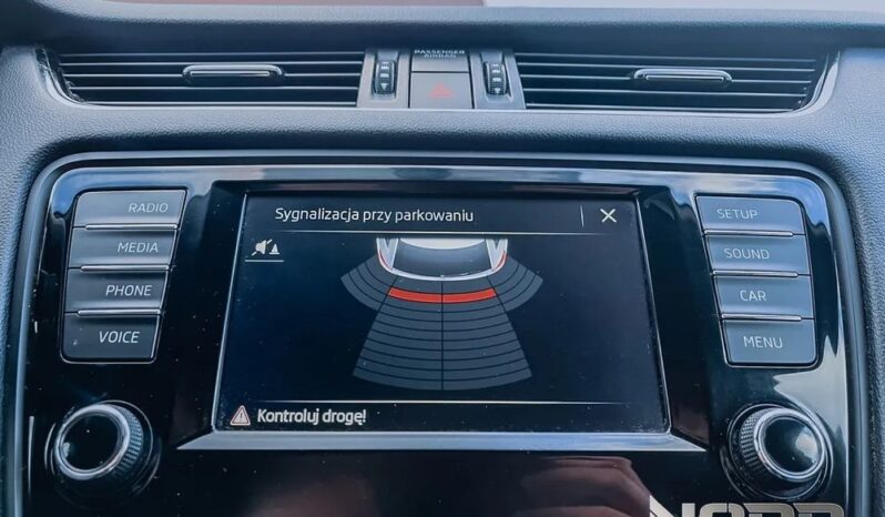 SKODA Octavia  | 4×4 (stały) | Automatyczna | 180 KM | Czarny full