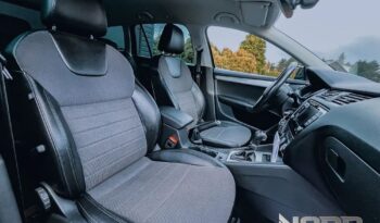 SKODA Octavia  | 4×4 (stały) | Automatyczna | 180 KM | Czarny full