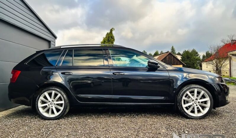 SKODA Octavia  | 4×4 (stały) | Automatyczna | 180 KM | Czarny full