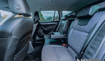 SKODA Octavia  | 4×4 (stały) | Automatyczna | 180 KM | Czarny full