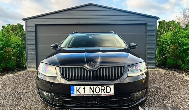 SKODA Octavia  | 4×4 (stały) | Automatyczna | 180 KM | Czarny full