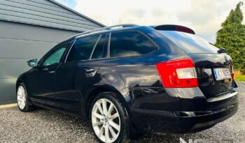 SKODA Octavia  | 4×4 (stały) | Automatyczna | 180 KM | Czarny full
