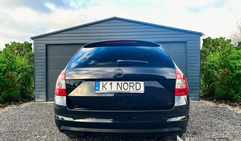 SKODA Octavia  | 4×4 (stały) | Automatyczna | 180 KM | Czarny full