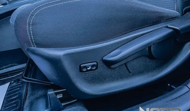 TOYOTA Avensis  | FWD (przód) | Automatyczna | 147 KM | Szary full