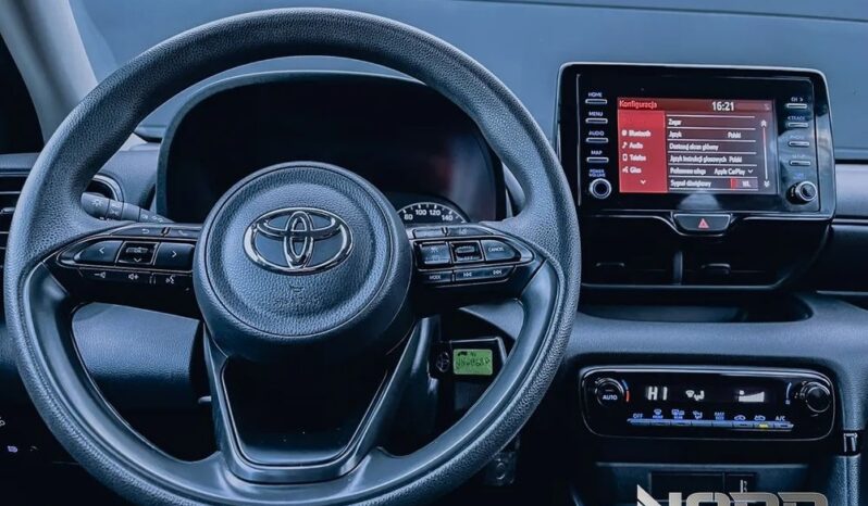 TOYOTA Yaris  | FWD (przód) | Automatyczna | 116 KM | Srebrny full