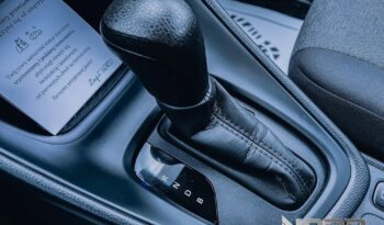 TOYOTA Yaris  | FWD (przód) | Automatyczna | 116 KM | Srebrny full