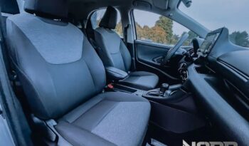 TOYOTA Yaris  | FWD (przód) | Automatyczna | 116 KM | Srebrny full