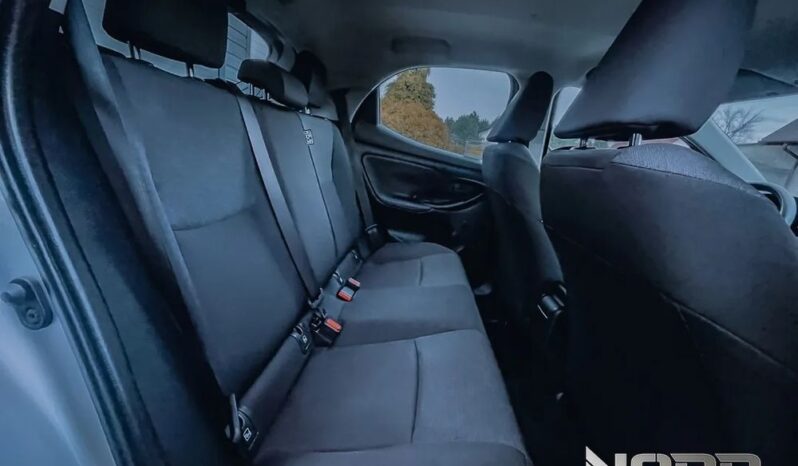 TOYOTA Yaris  | FWD (przód) | Automatyczna | 116 KM | Srebrny full